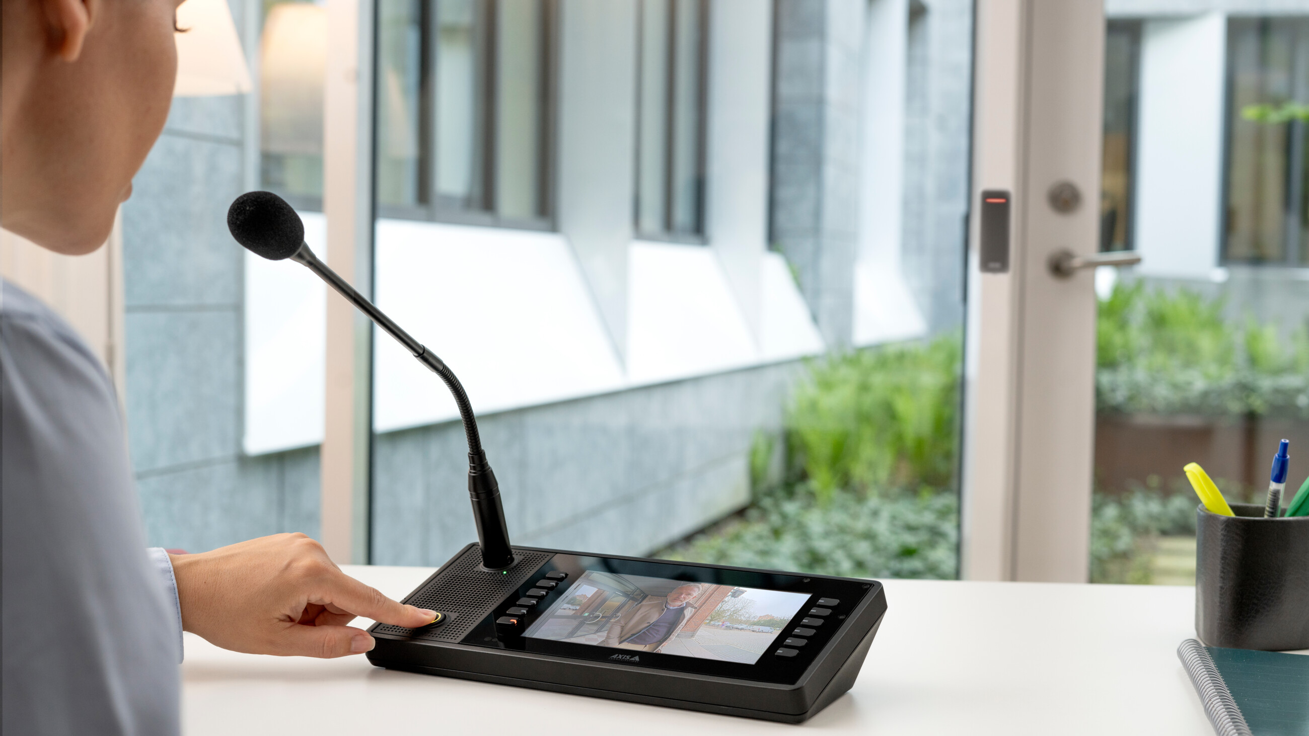 AXIS C6110 Network Paging Console ajoute de nouvelles capacités vidéo avec la dernière mise à jour d’AXIS OS