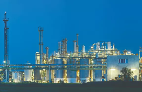 Central química à noite