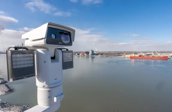 Windsor Port Authority uses Axis cameras to enhance waterway safety and security