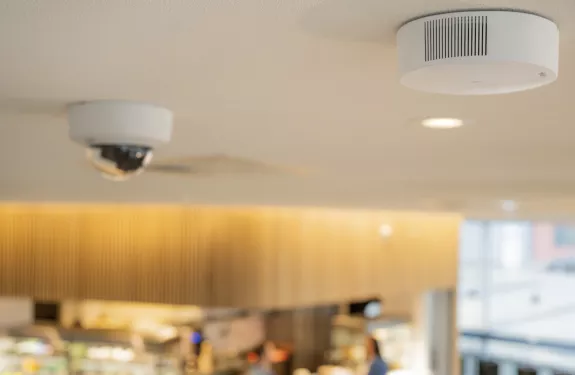 AXIS D6210 Air Quality Sensor och AXIS D6310 Air Quality Sensor – företagets första miljösensorer