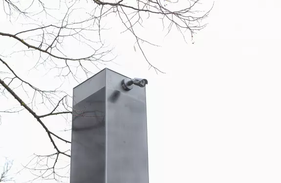 In Zusammenarbeit mit #PrimeoEnergie installierte die Schweizer Firma Eotec AG eine innovativen Videoüberwachungslösung, entwickelt in Zusammenarbeit mit SLAT GmbH, Axis Communications und Morphean. Das Ziel: die illegale Müllablagerung erfolgreich bekämpfen!