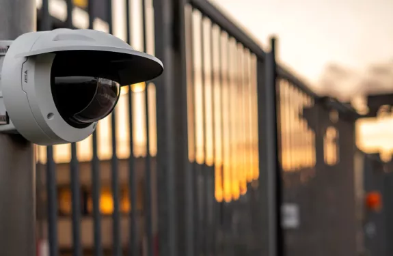 AXIS Q3546-LVE with weathershield