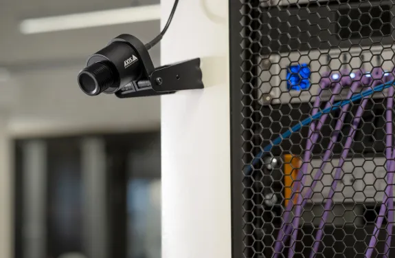 Discreet thermal sensor for temperature monitoring 