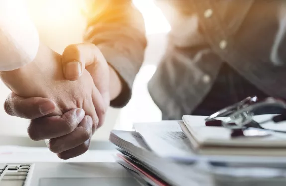 handshake_sunlight_desktop