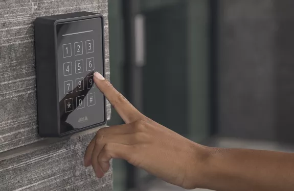 Secure RFID reader with keypad to complement Axis access control systems