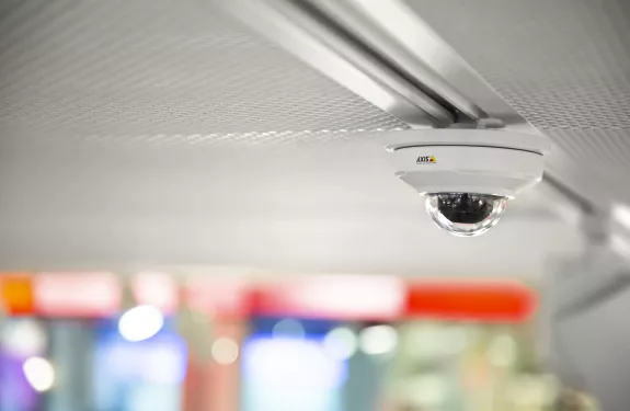 AXIS M3064 installed on ceiling in retail store