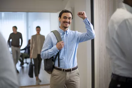 Eğitimli bir uzman ekibe sahip olmanın müşteriler için kaliteli hizmet, iş gelişimi ve yeni yetenekleri ortaya çıkarabilme konularında sayısız faydaları vardır. Axis’in video ve gözetim çözümleri alanındaki Sertifikasyon Programı, uzmanlığı doğrularken, daha kapsamlı proje ve teklifler oluşturabilmek amacıyla özel olarak geliştirilmiştir.      Tüm sertifika programları aynı mıdır?    
