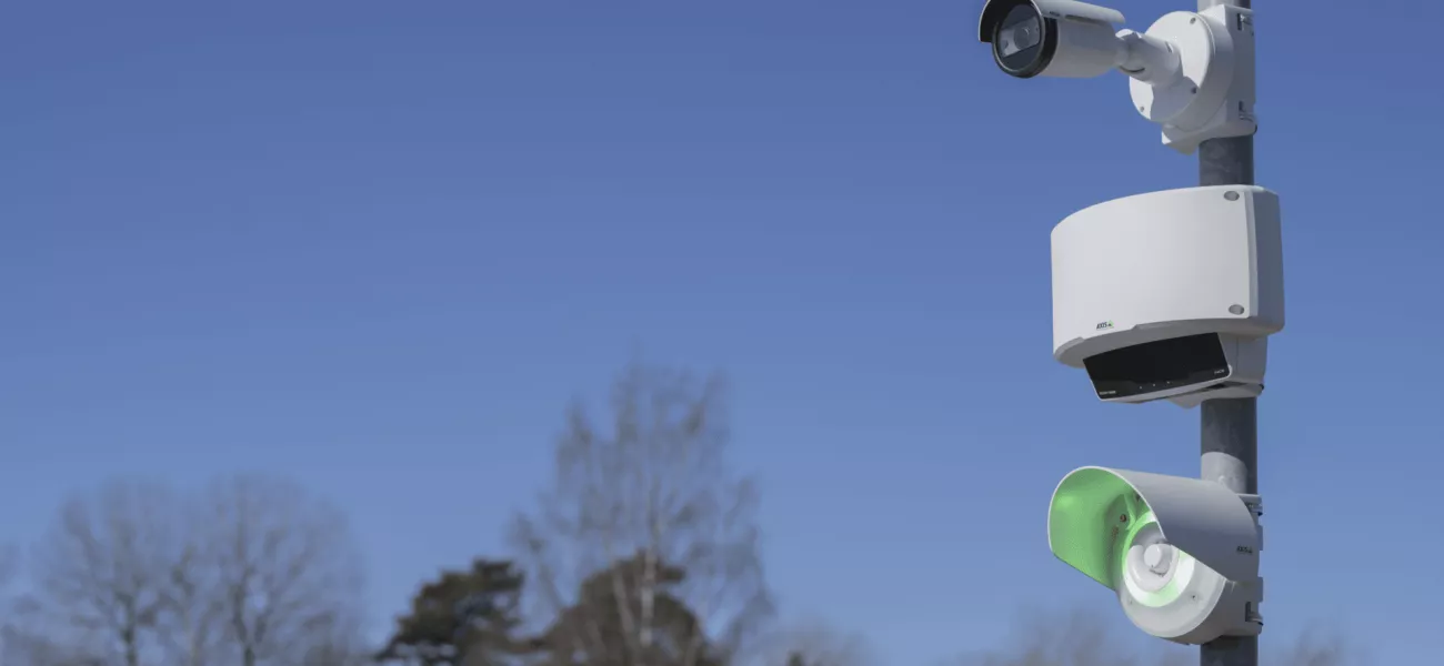 Pole with Axis Solutions for speed monitoring