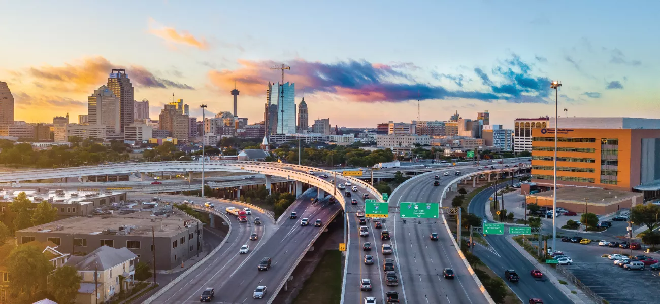 traffic_city_san_antonio_skyline