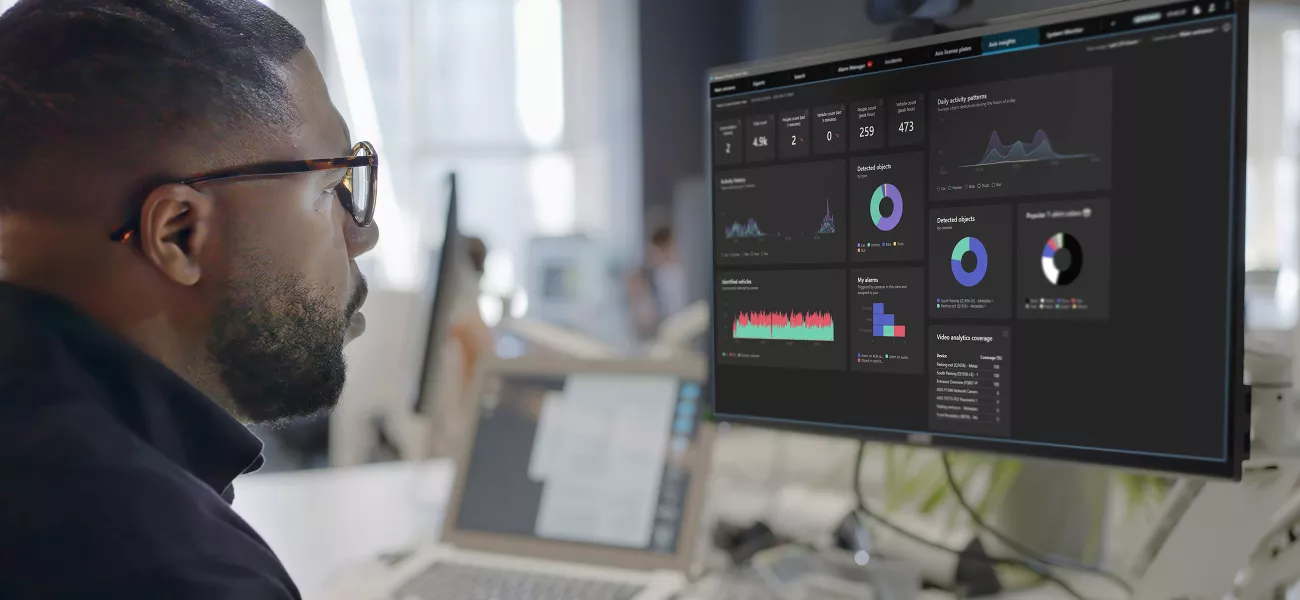 Panel de control con tres formas de utilizar los metadatos con Milestone
