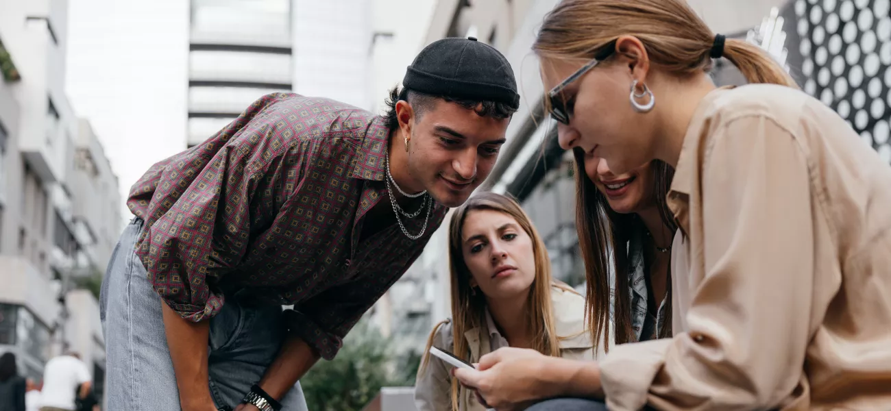 Enhancing Retail Security through Community Collaboration and Technology Integration