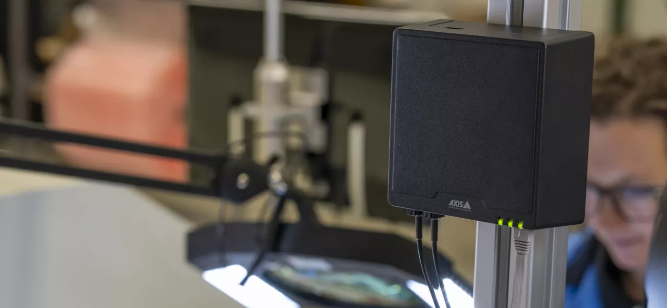 AXIS F9114-R Mk II is a four-channel main unit