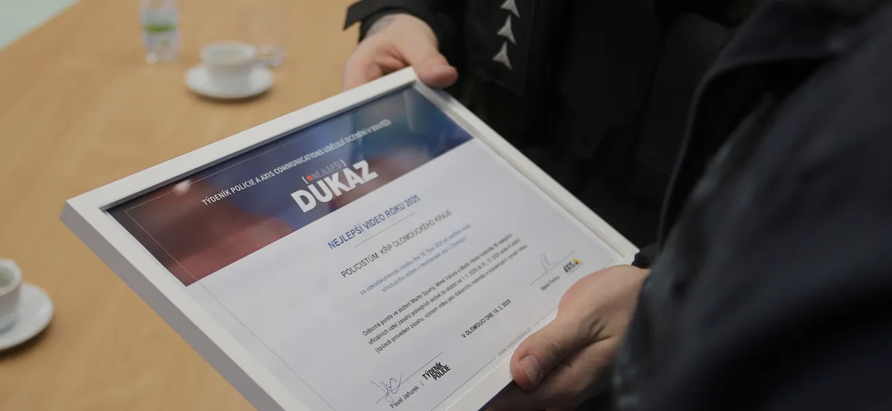 Nejlepší policejní video roku 2025 je z Olomouce. Dokumentuje zásah proti muži hrozícímu dlouhým nožem