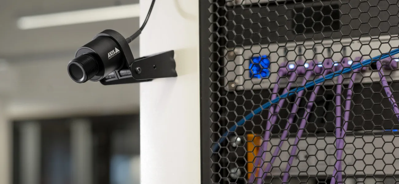 Discreet thermal sensor for temperature monitoring 