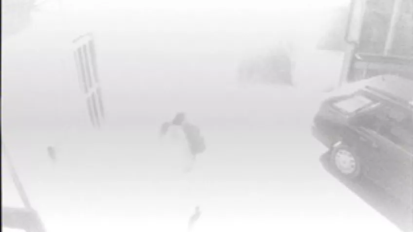 Ani automatické osvětlení zapnuté ve dne není ideální.