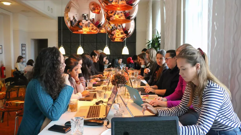 Pink Programming umożliwia kobietom rozwój umiejętności z zakresu programowania