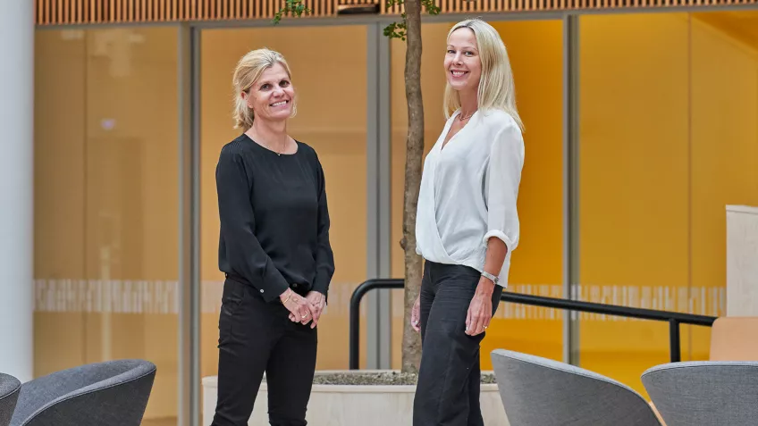 Åsa Krantz, architect and interior designer from Landén + Krantz, and Linn Ahlström, Real Estate & Facilities Manager at Axis.