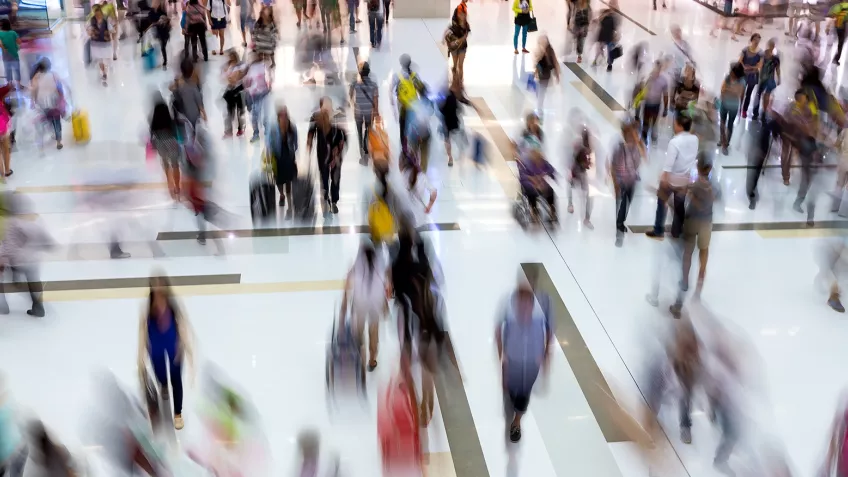 airport crowd